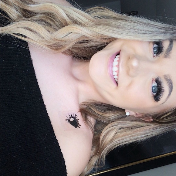 Meet your Posher, Kelcey - Picture 1 of 1